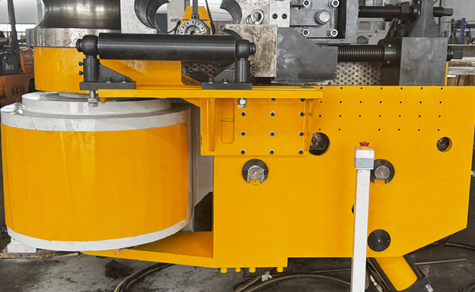 CNC L-serien fuldautomatisk rørbukkemaskine med servo-hydraulisk kontrol