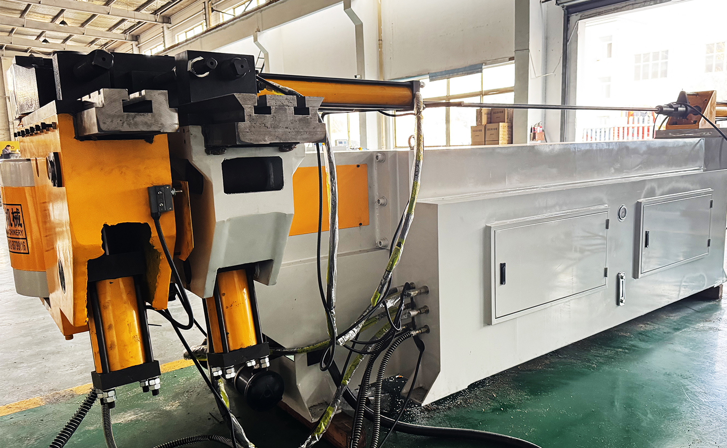 NC M Series hydraulisk rørbukkemaskine med dornstyring