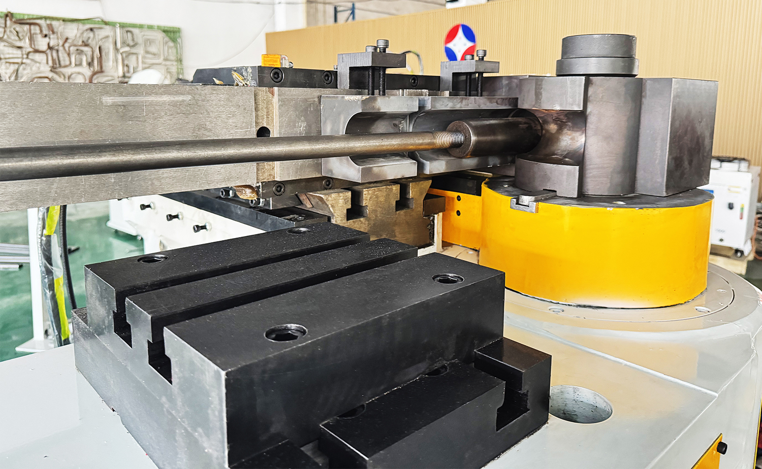 NC M Series hydraulisk rørbukkemaskine med dornstyring