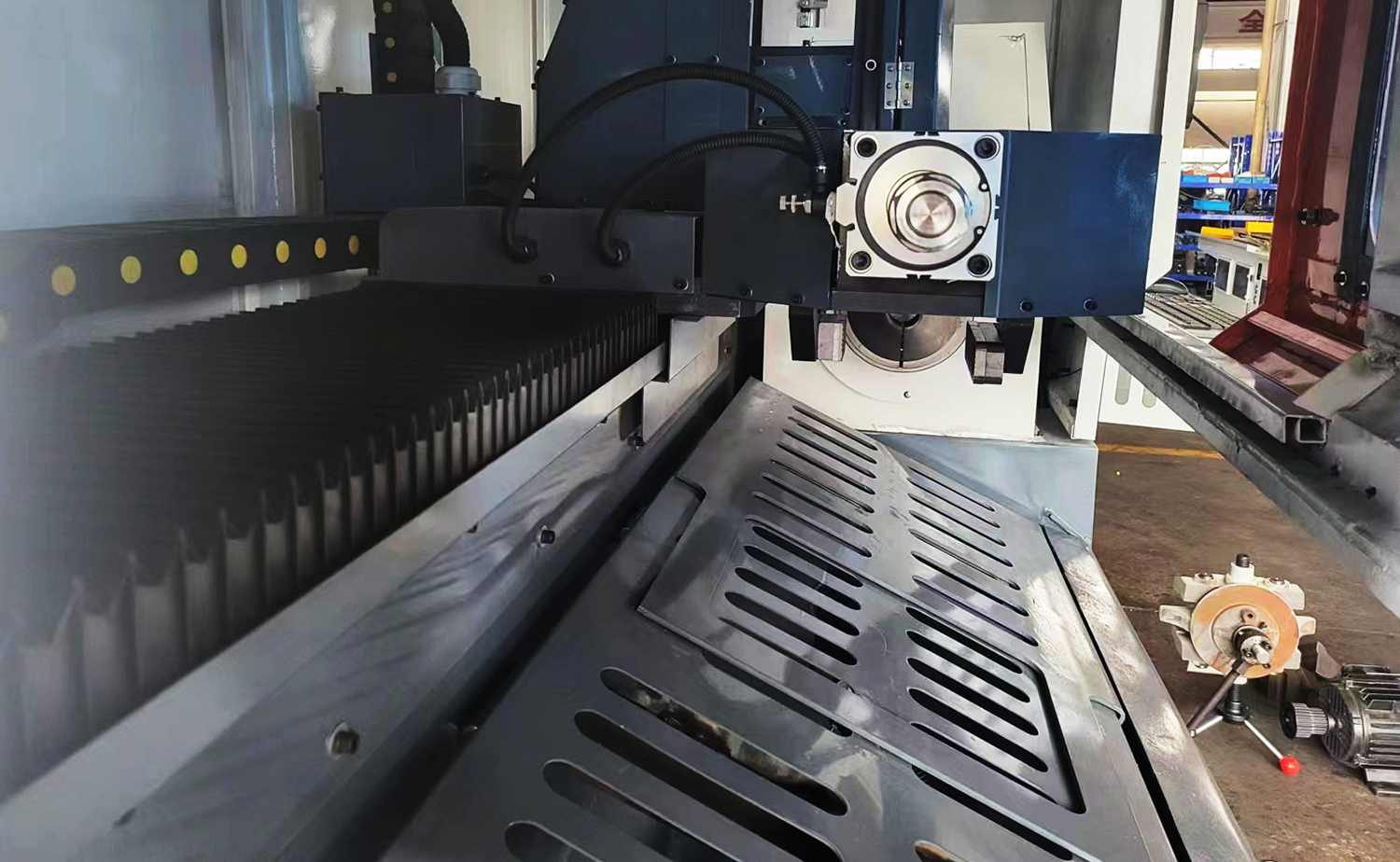 MCJG120 3D laserrørskæremaskine