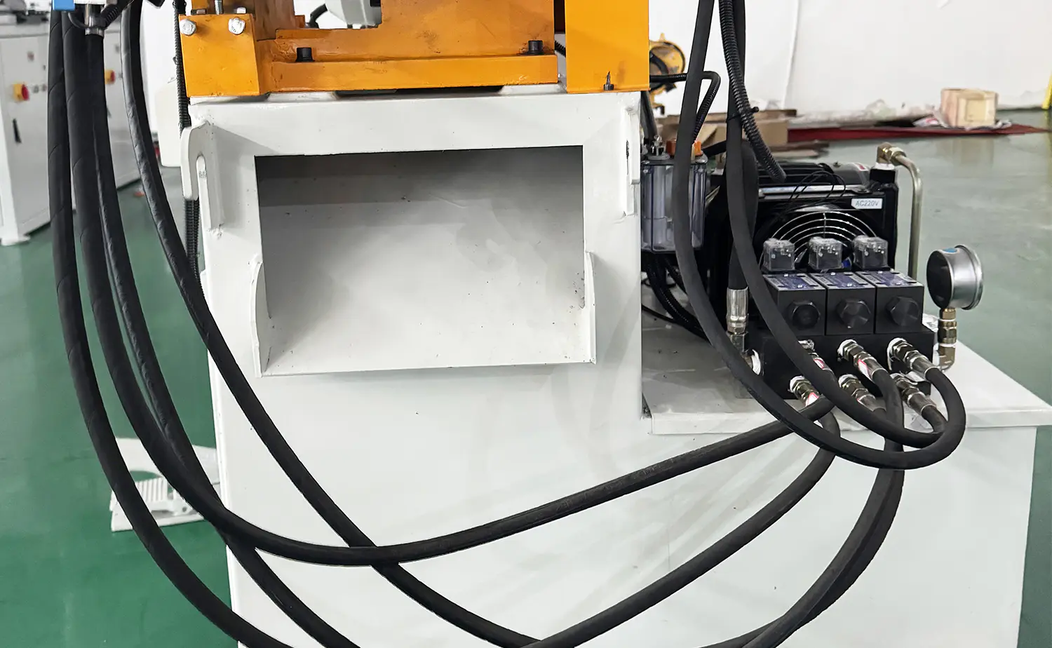 EF PV1 Series Hydraulisk semi-automatisk røraffasningsmaskine EF PV1 Series Hydraulisk semi-automatisk røraffasningsmaskine