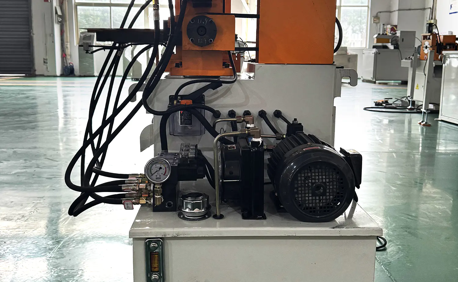 EF PV1 Series Hydraulisk semi-automatisk røraffasningsmaskine EF PV1 Series Hydraulisk semi-automatisk røraffasningsmaskine
