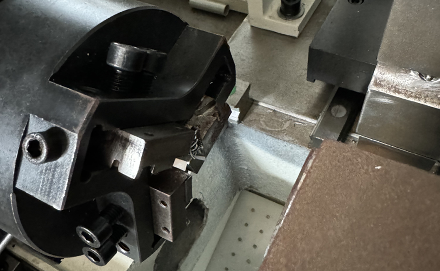 DEF680CNC serien Hurtig hastighed servo dobbelthoved rør affasning maskine