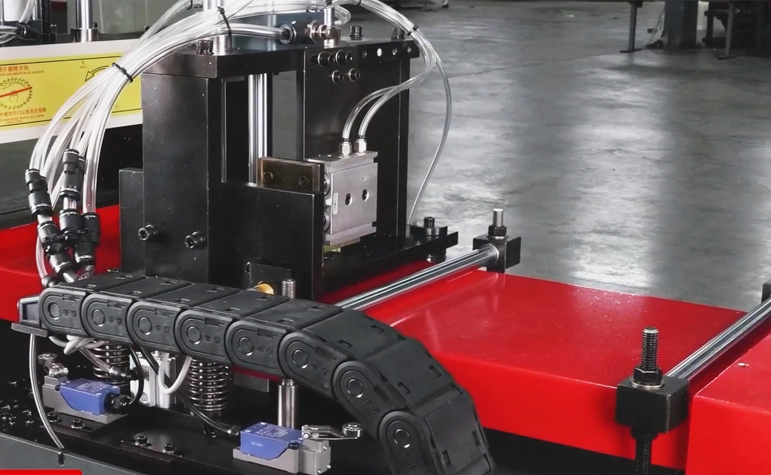 CNC455-serien fuldautomatisk skæremaskine i aluminium og kobber CNC455-serien fuldautomatisk skæremaskine i aluminium og kobber